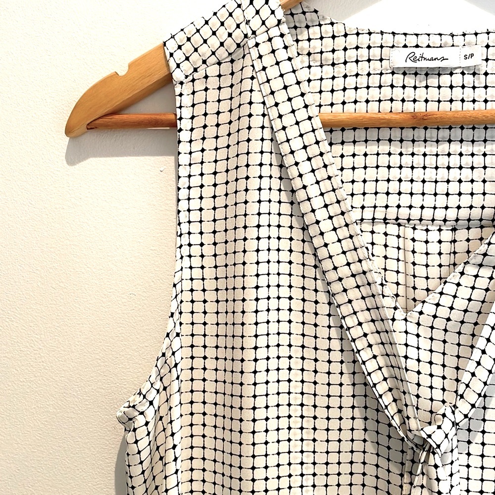 Women’s V-Neck Tie Tank/Blouse.